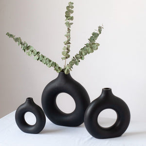 VILEAD Black Circular Hollow Ceramic Vase Donuts Nordic Flower Pot Home Decoration Accessories Office Living Room Interior Decor